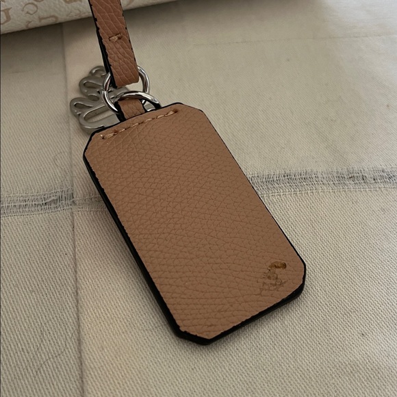 GUESS Cream and Tan Logo Satchel with Removable Strap - Picture 10 of 10